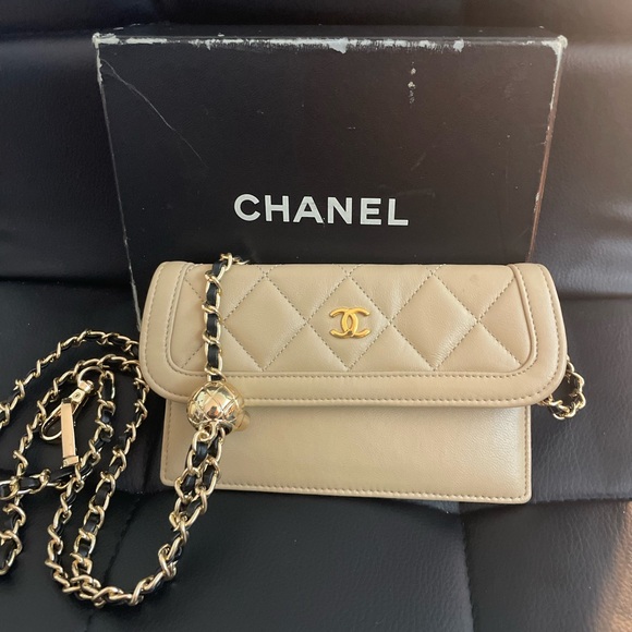 CHANEL Calf Skin Matelasse Vintage Pouch Purse Beige - Picture 2 of 16